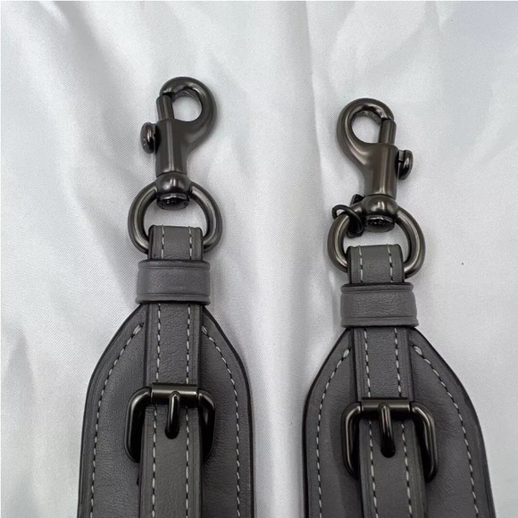 ISO A MATCHING COACH TEA ROSE SHOULDER STRAP TO match THIS TEA ROSE DINKY BAG - Picture 14 of 14